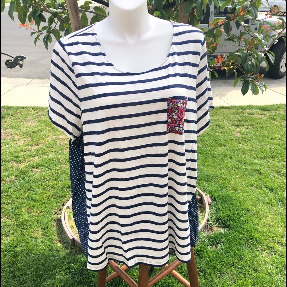 New Avenue Short Sleeve Top size 30/32